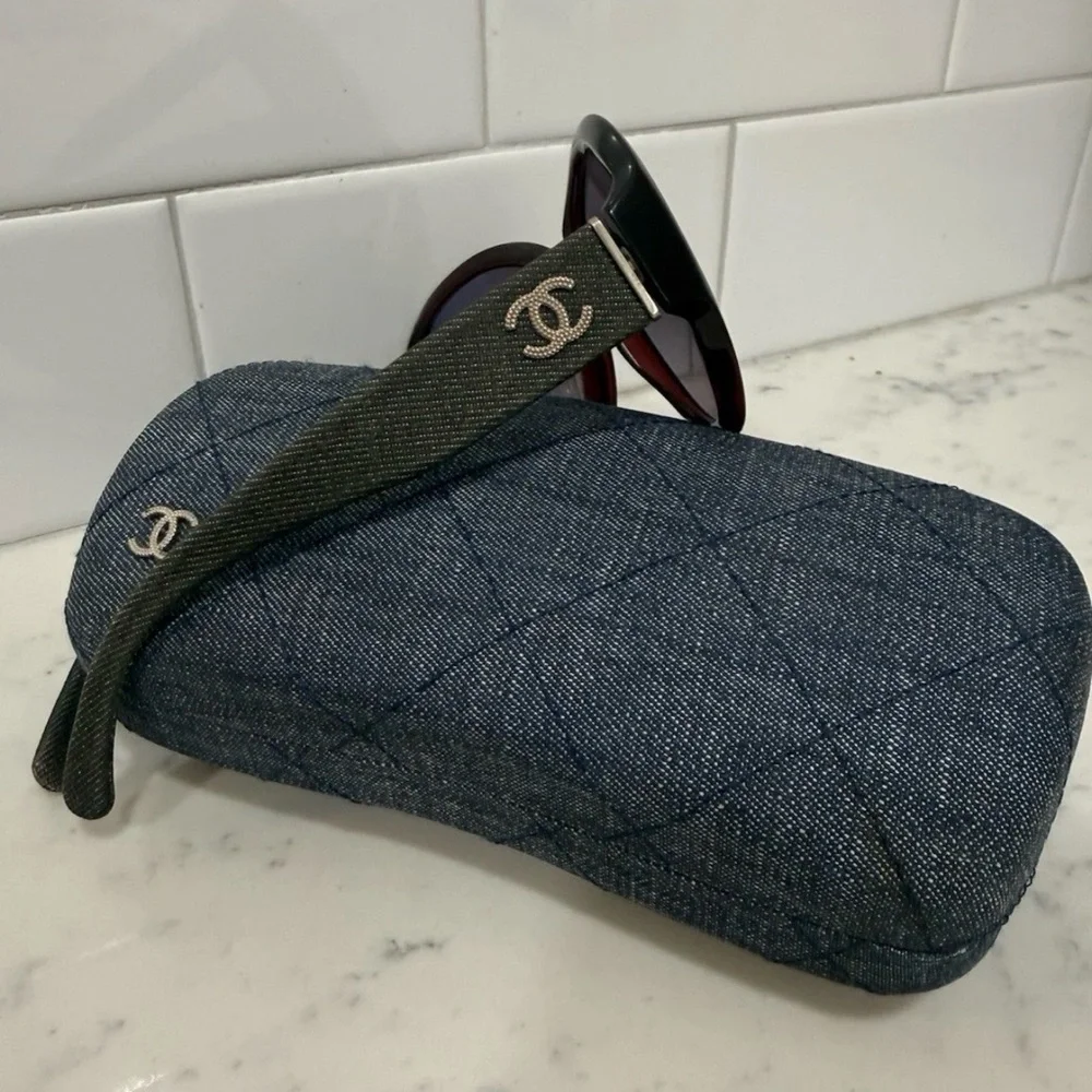 Authentic CHANEL Brown
Sunglasses With Denim Logo Arms In Rare Denim Case - Picture 3 of 5